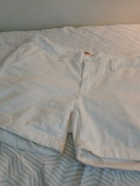 Levi's Classic Chino Shorts Size 28